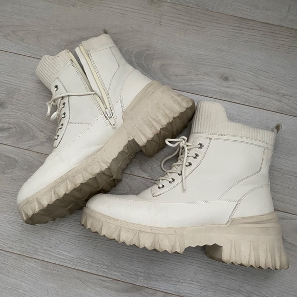 Off White / Ivory Lace-Up Lug Boots - Picture 5 of 11